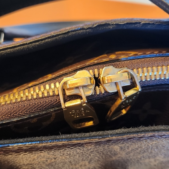 ❤️SALE❤️Gorgeous Authentic Louis Vuitton Flower Zippered Tote MM EUC - Picture 7 of 17